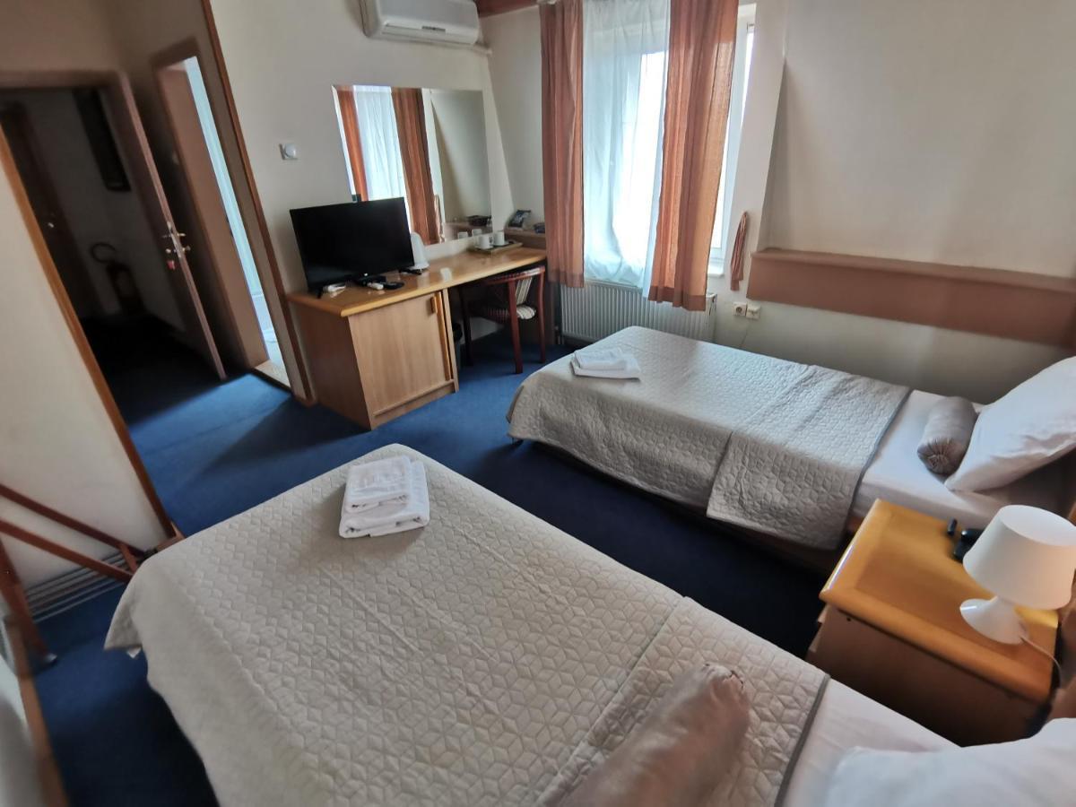 Garni Hotel Panorama Lux Ni Exterior foto